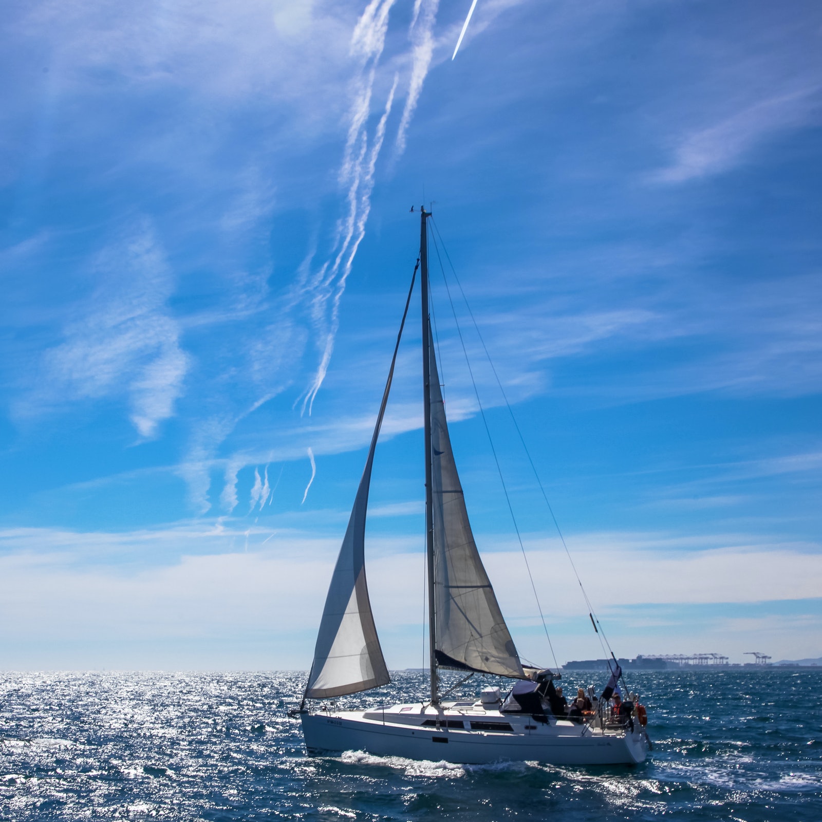 2-Hour Sailing Experience in Barcelona in Spain