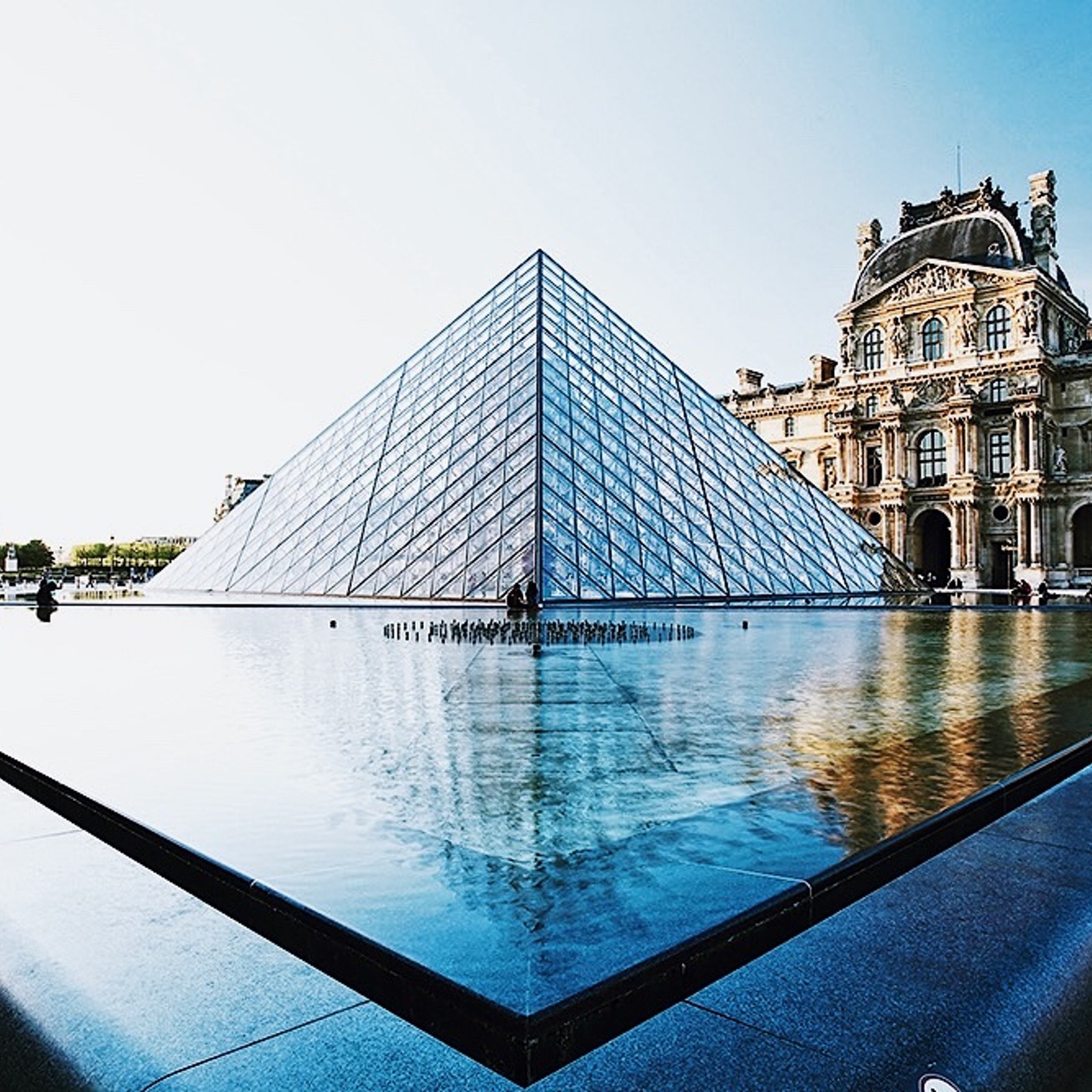Louvre Museum: Skip The Line + Private Guided Tour in France