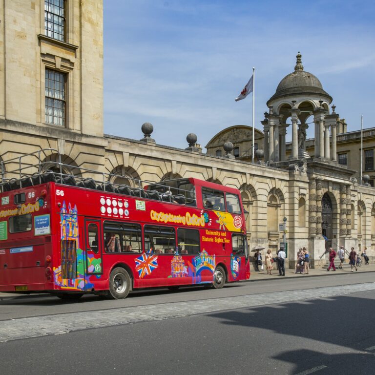 24H or 48H Hop-on Hop-off Bus Oxford in United Kingdom