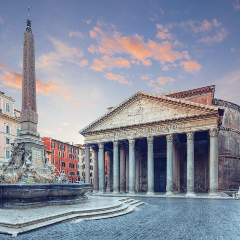 Pantheon: Guided Tour in Italy