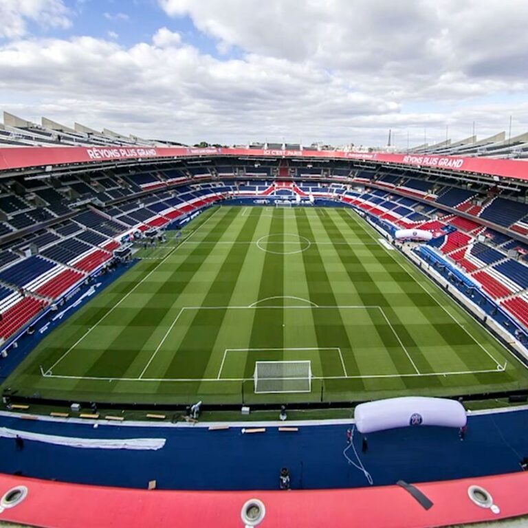 Parc des Princes: Stadium Tour - Amazing Days Out 2022