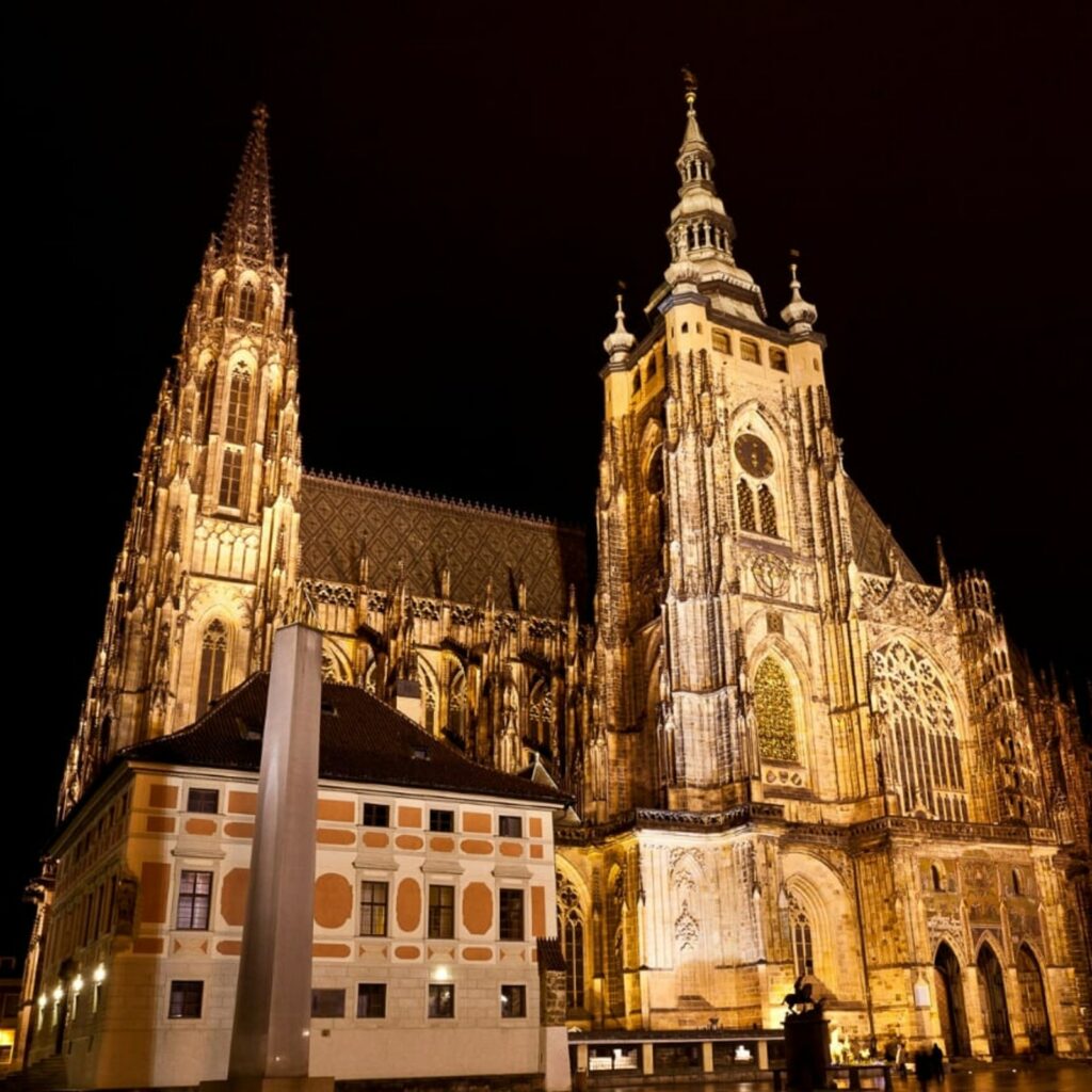 Artistic Prague & Prague Castle Complex: Spanish Guided Tour in Czech Republic
