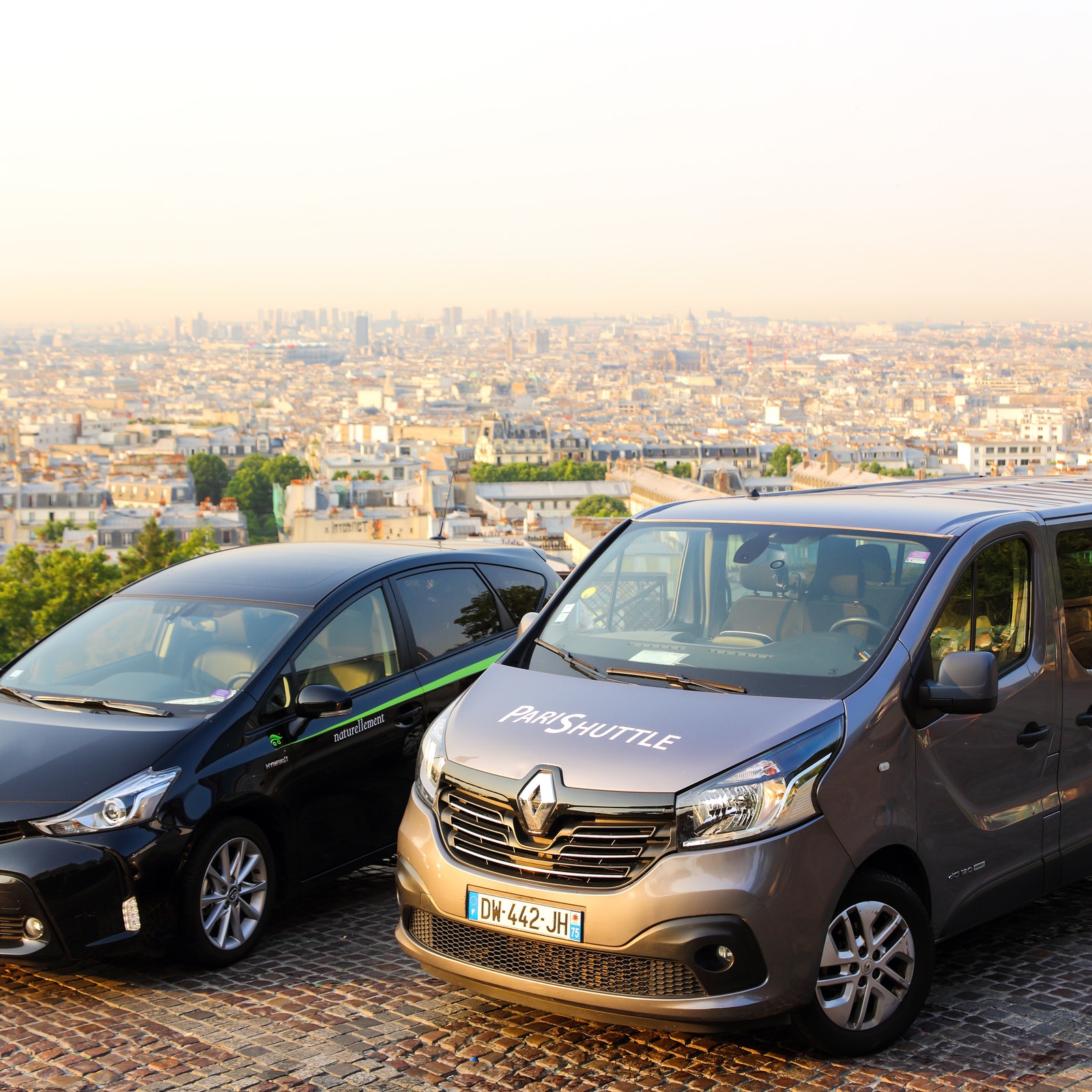 CDG Airport: Shuttle Transfer To/From Accommodation in Paris in France
