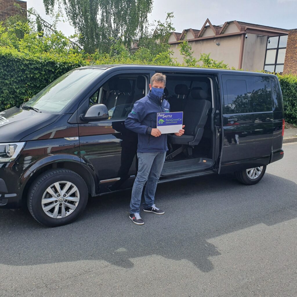 CDG Airport: Shuttle Transfer To/From Disneyland Paris in France