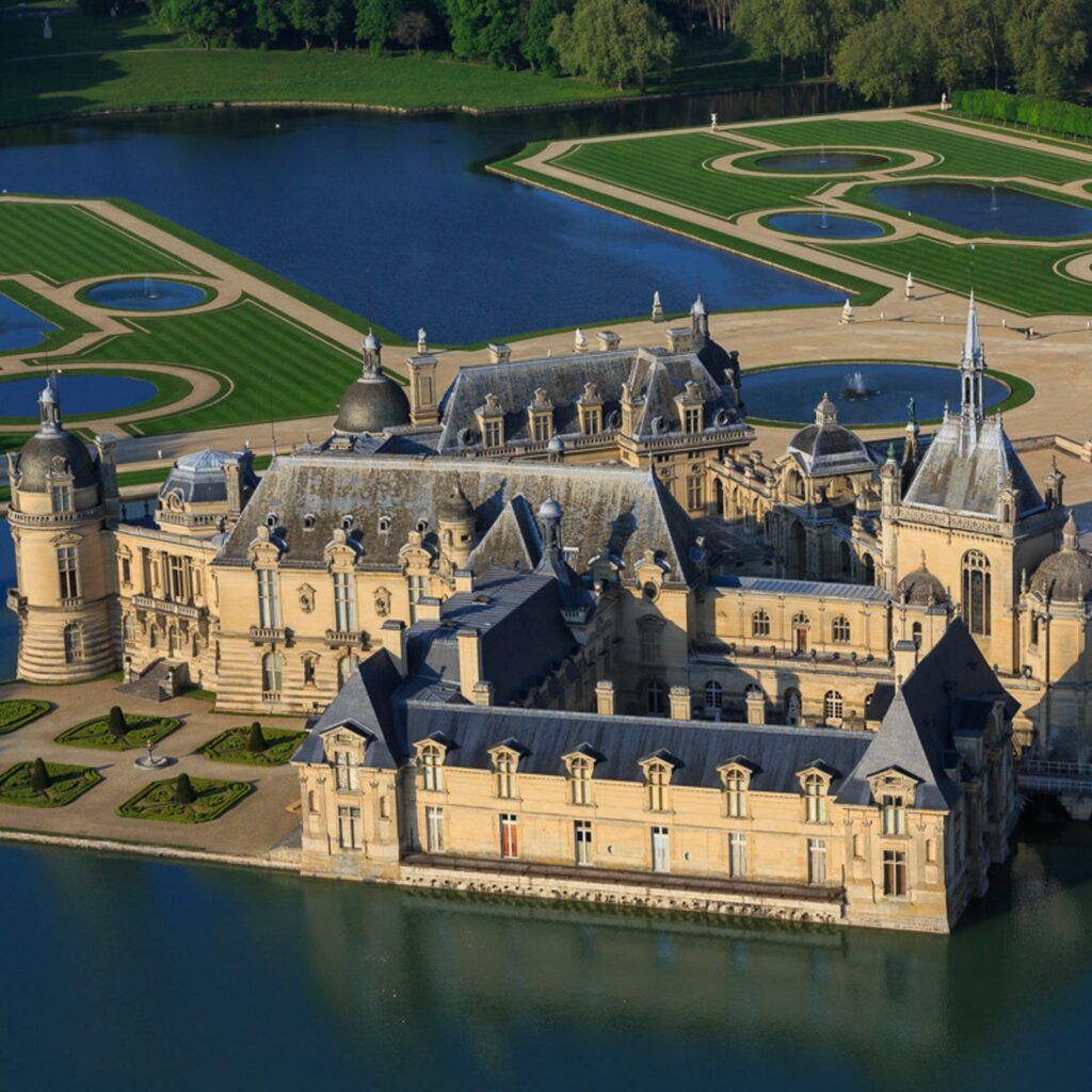 Château de Chantilly + Equestrian show (14:30) in France