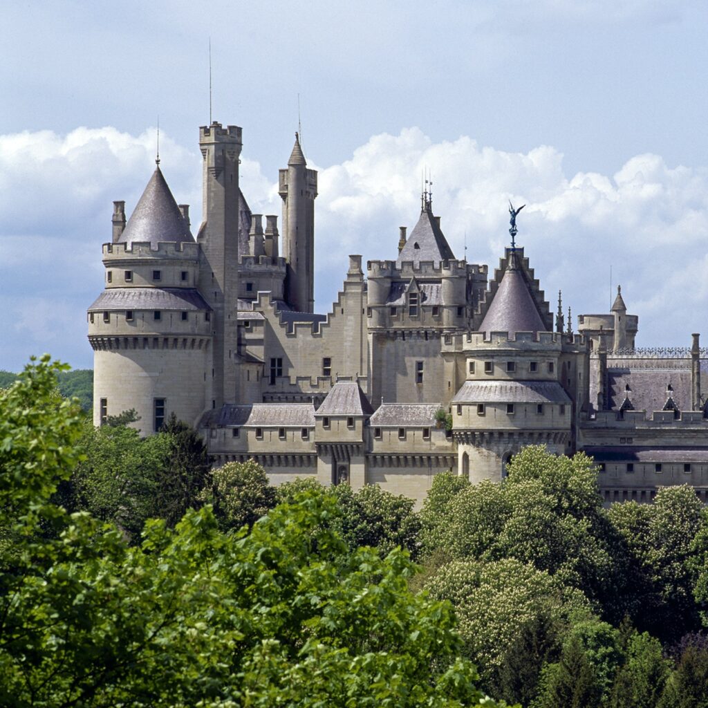 Château de Pierrefonds: Fast Track in France