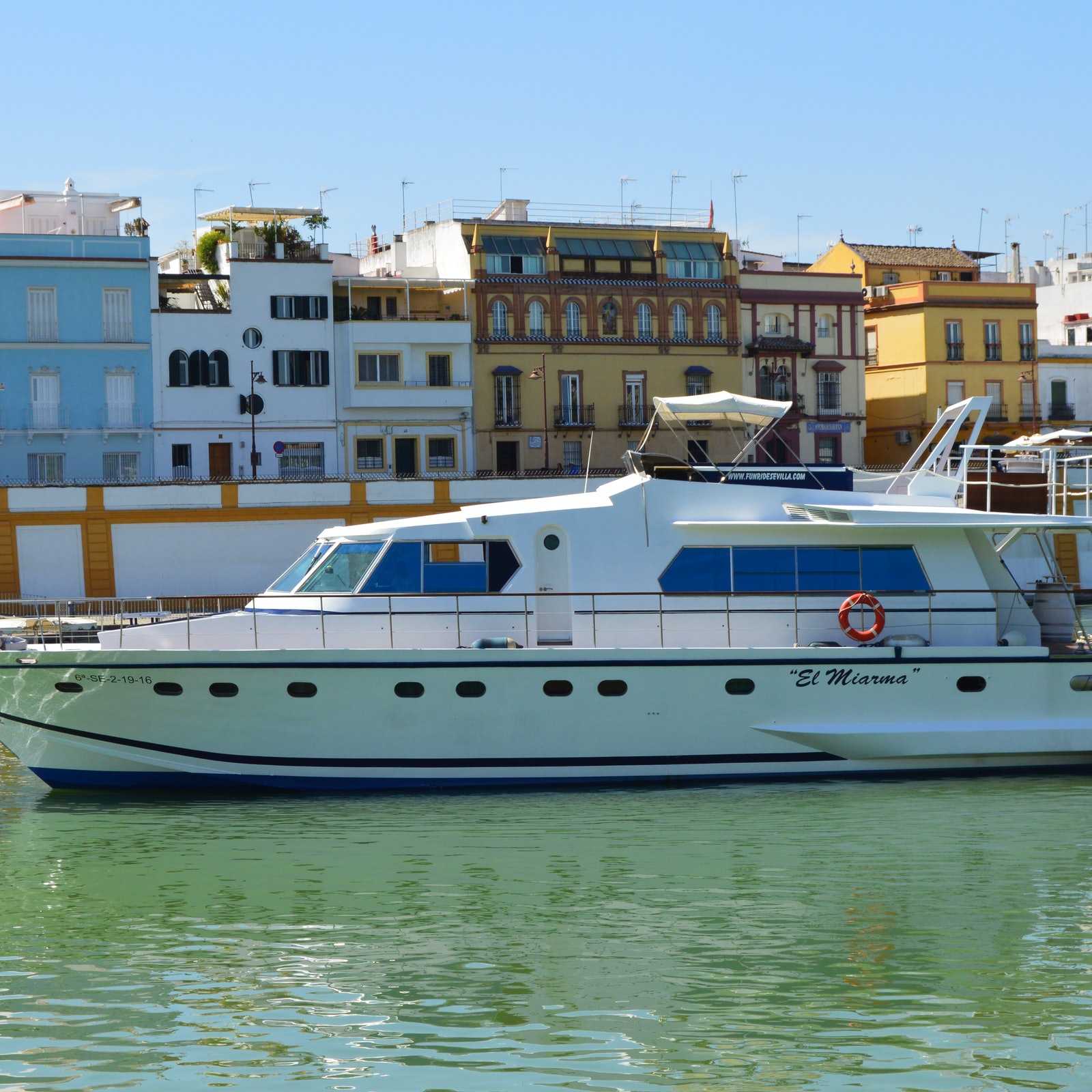 Guadalquivir Yacht Cruise Seville: Skip The Line (Fun Ride