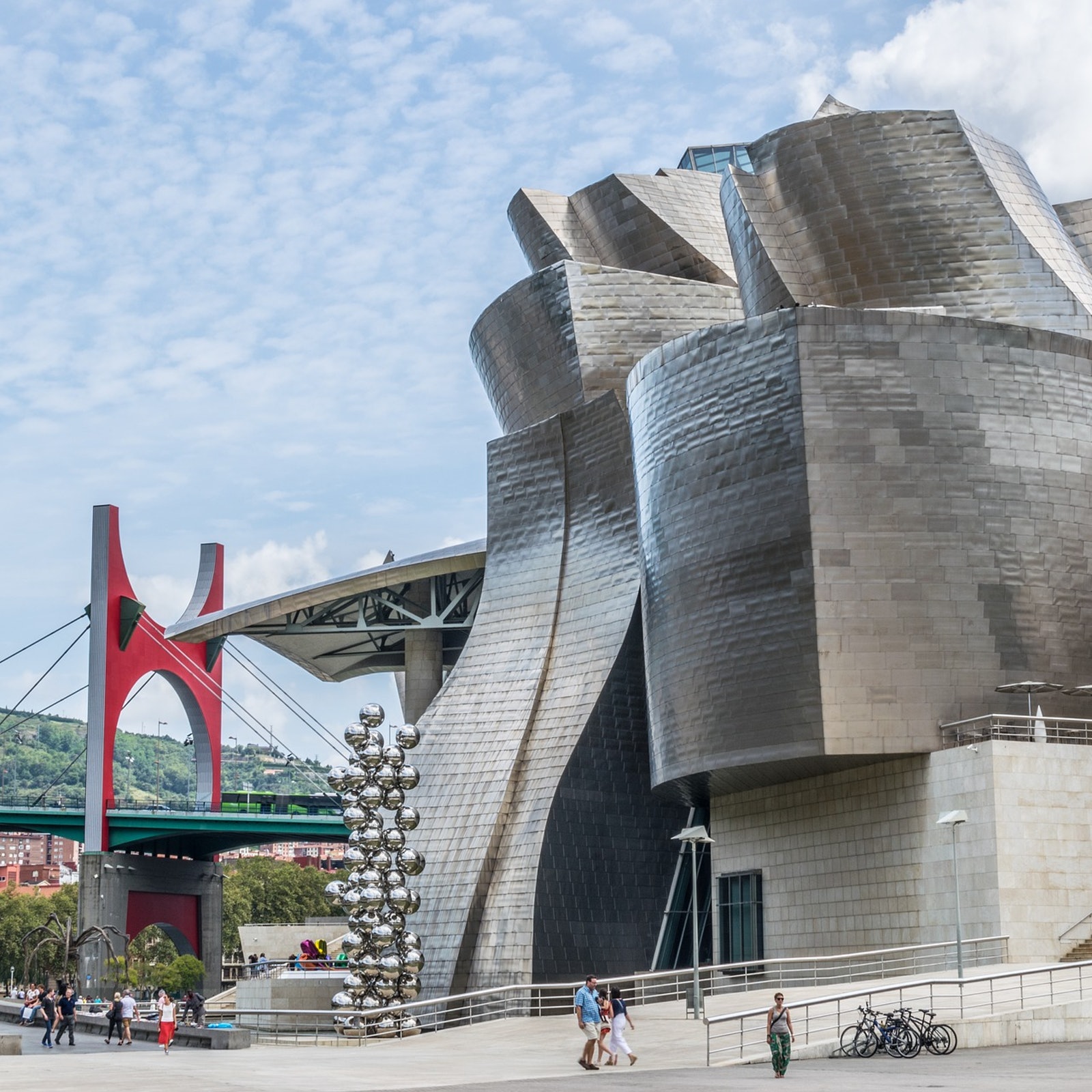 Guggenheim Bilbao Museum: Frank Gehry and Bilbao Tour + Admission in Spain