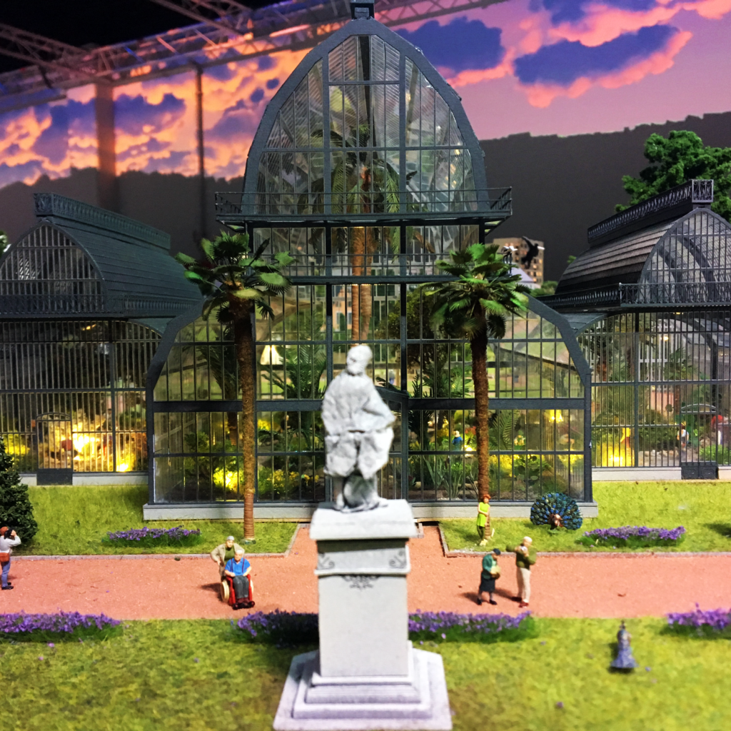 Mini World Lyon: Fast Track in France