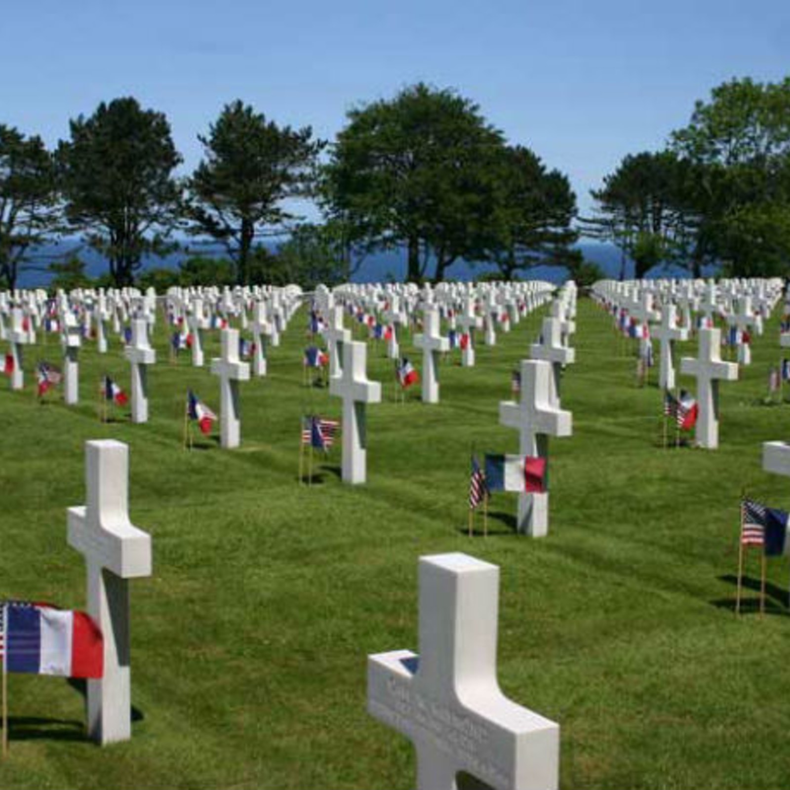 Normandy D-Day Beaches: Guided Tour + Transport from Paris in France