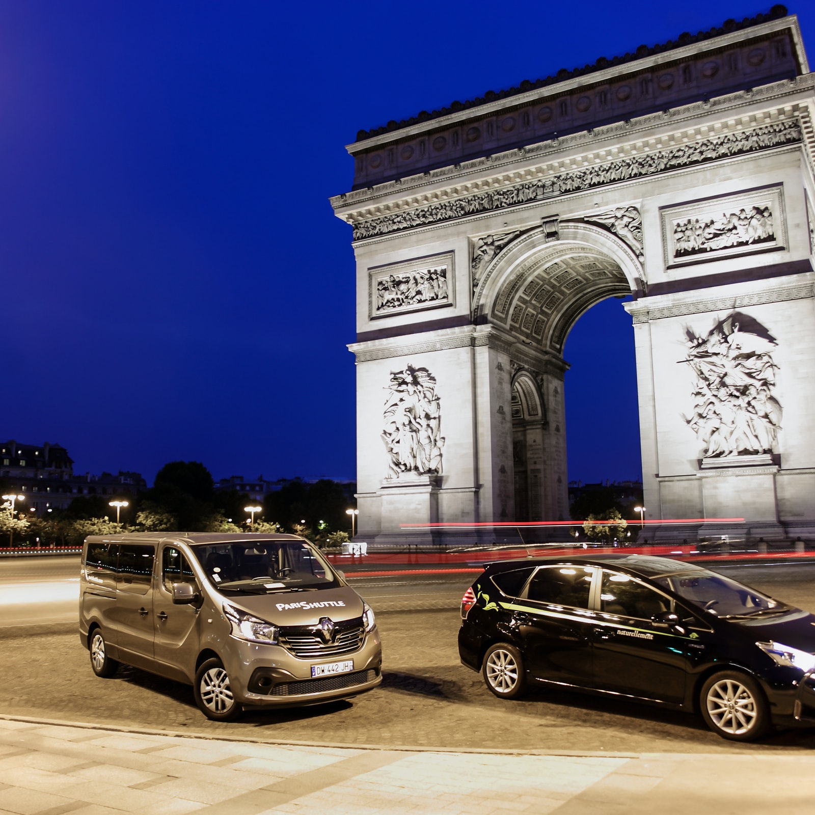 Orly Airport: Shuttle Transfer To/From Accommodation in Paris in France